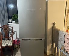freestanding fridge-freezer