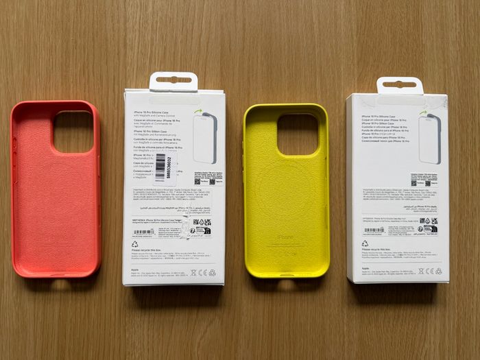 2 Apple iPhone 16 Pro Original MagSafe Silicone Cases
