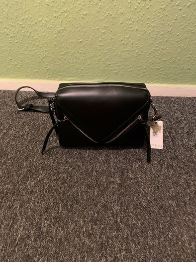 Urban Expressions Sophia Box Crossbody Bag