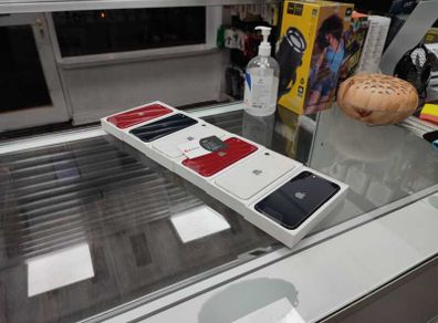 iphone se 3 new open box 100% battery