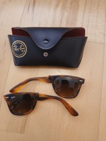 Broken Rayban wayfarer classic