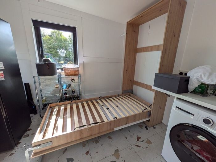 pull-down Murphy bed - single