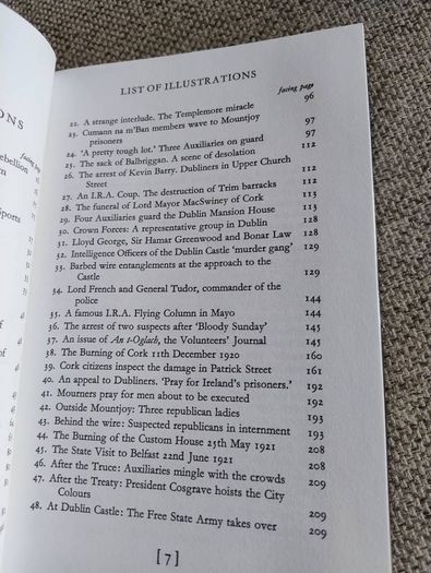 The Black and Tans by Richard Bennett 1995 hardback with dustcover in very good condition FREE STANDARD POSTAGE INCLUDED