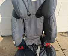 Car Seat - Britax 123 (2years +)