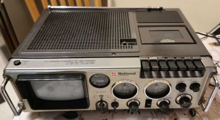 From 1977 National TR-5000E -  TV / RADIO MW - SW1 - SW2 / Cassette Recorder, All function working good.