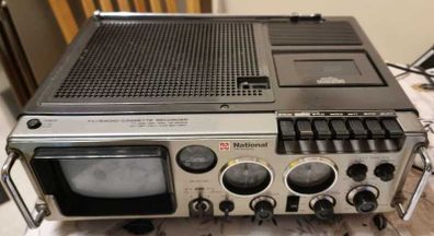 From 1977 National TR-5000E -  TV / RADIO MW - SW1 - SW2 / Cassette Recorder, All function working good.