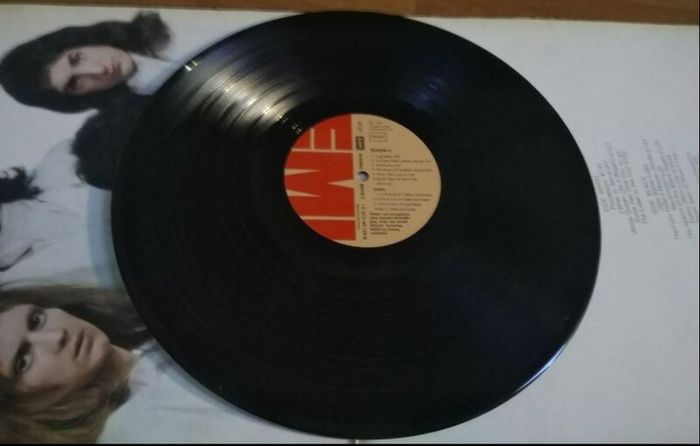 lP Vinil - Queen. 9 Albums + 2 Solo albums. In good condition.