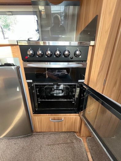 2012 Lunar Quasar 462- 2Berth