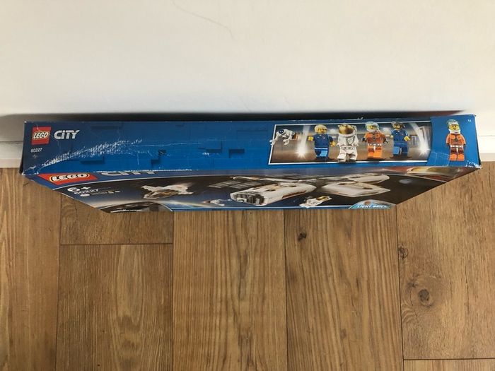 Lego City: Lunar Space Station (60227)