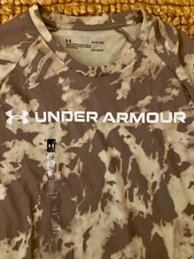 Under Armour T-shirt bnwt
