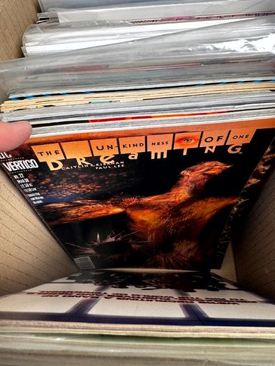Marvel & DC Long Comic Box w 300 comics for Sale