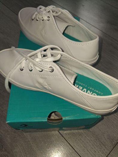 New Converse sz 4