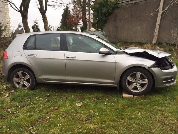 2015 Volkswagen Golf breaking for Parts