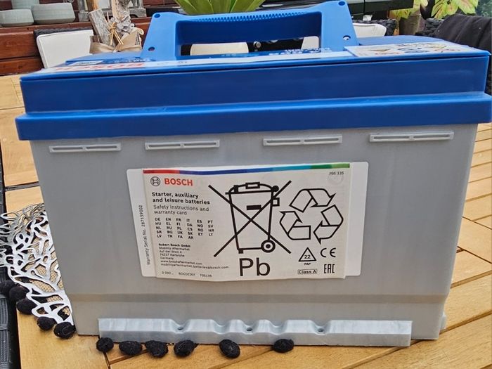 car battery bosch brand new 74Ah 680A