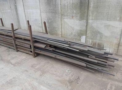 3 to 4 tons of steel lengths