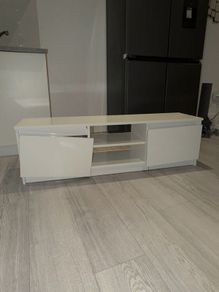 White tv unit