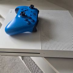 xbox one 512GB with 1 controller in great condition
