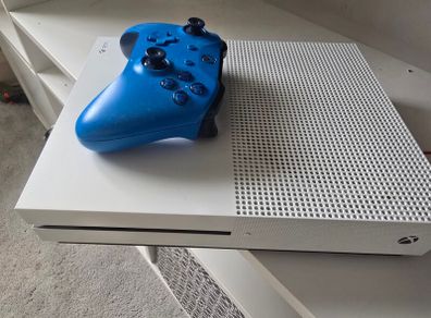 xbox one 512GB with 1 controller in great condition
