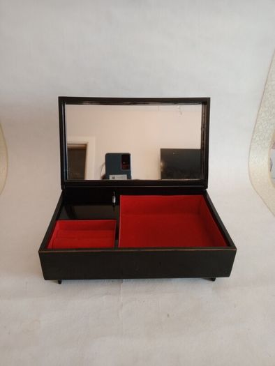 Vintage Lacquered Jewellery Box