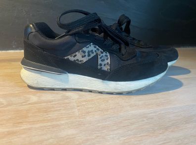 Girls NEXT shoes runner size 33/1