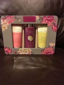 Baylis & Harding Gift Set