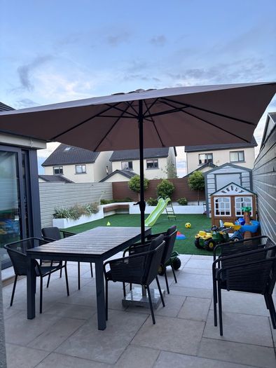 Parasol & Granite base