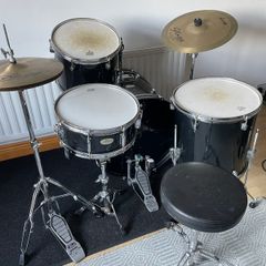 Pearl forum full drum kit.