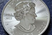 1 Oz 2023 Canada Silver Maple Leaf 1952-2022  Queen Elizabeth