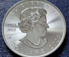 1 Oz 2023 Canada Silver Maple Leaf 1952-2022  Queen Elizabeth
