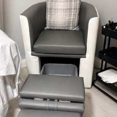 pedicure chair