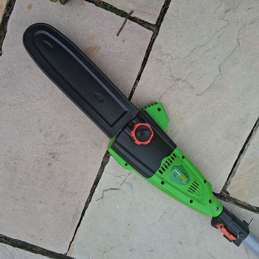 Electric hedge trimmer /pruner