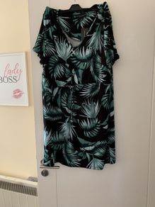 Dress By Dorothy Perkins