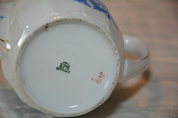 KPM Germany - Royal Porcelain Factory, tea pot