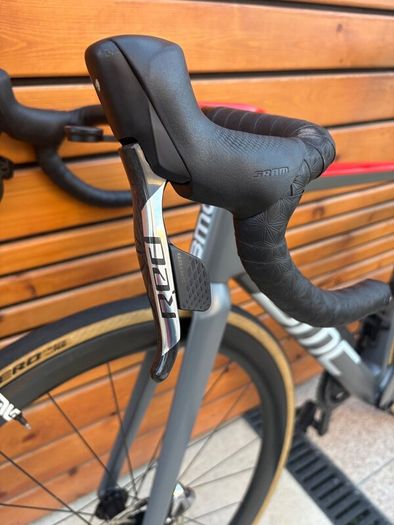 Bmc Teammachine Slr01  Sram Red Etap Axs Enve 45
