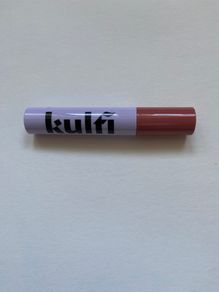 Kulfi lassi lips staining lip oil in Rose 3.8 ml