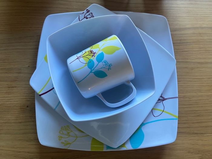 Royal Tree Tops 15 piece Dining