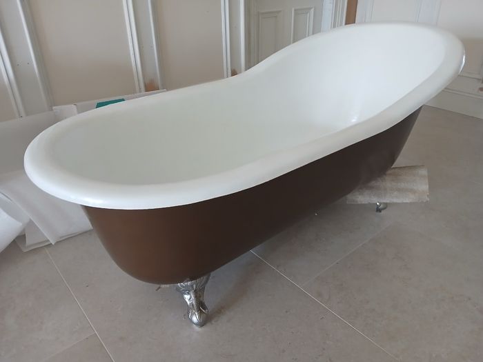 Cast iron slipper bath
