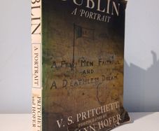 Dublin - A Portrait by V.S. Pritchett & Evelyn Hofer