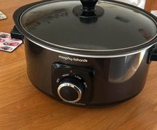 Slow cooker