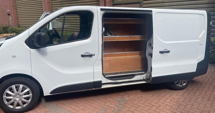 2015 renault trafic very clean