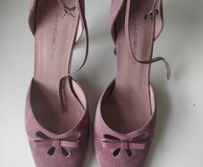 Shoes - Size 7