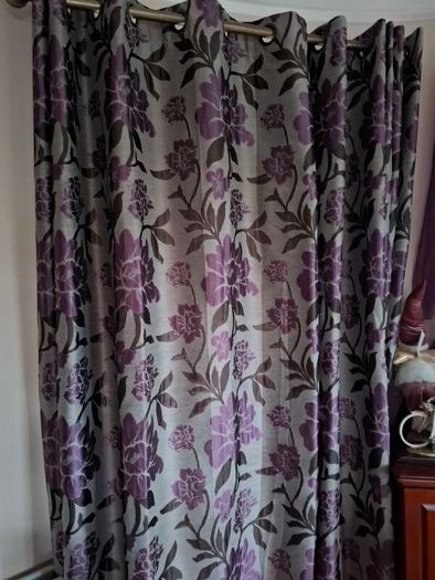 2 pairs of curtains