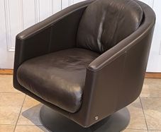 Original Natuzzi Italia "Liu" Leather Swivel Armchair - Excellent Condition