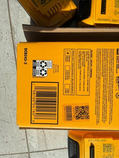 dewalt 18v / 20 volt battery set 4Ah and 2Ah