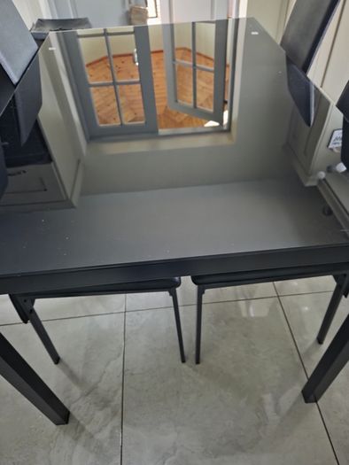 dining table & chairs