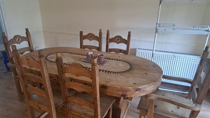 kitchen table and chairs