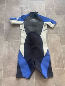 wetsuit age 6-7 years -