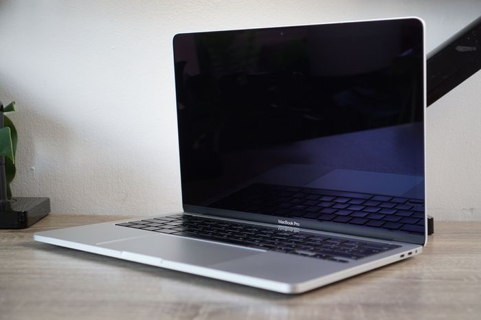 MacbBook Pro 13" 2020 | 10th Gen i5 2.0GHz | 16GB | 512GB