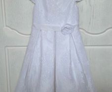 Communion dress size: 7yrs