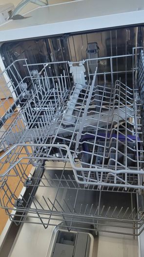Beko Freestanding Full size Dishwasher - White